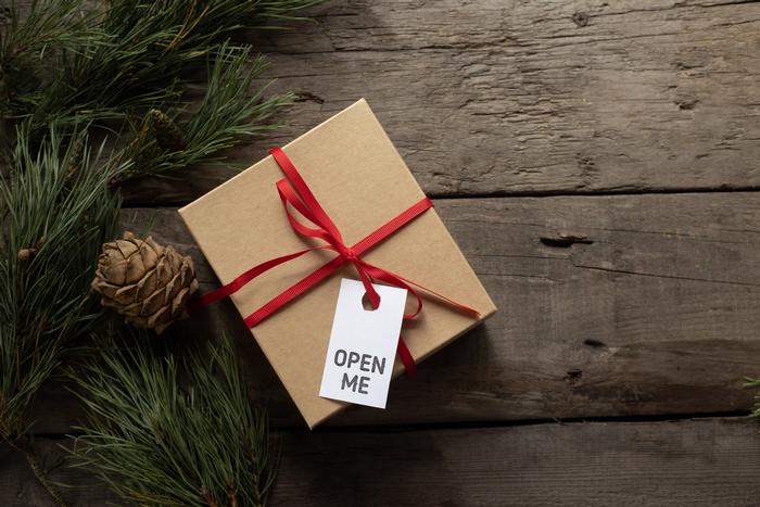 15 Real Estate Gift Ideas Agents Can Use to Impress Clients 